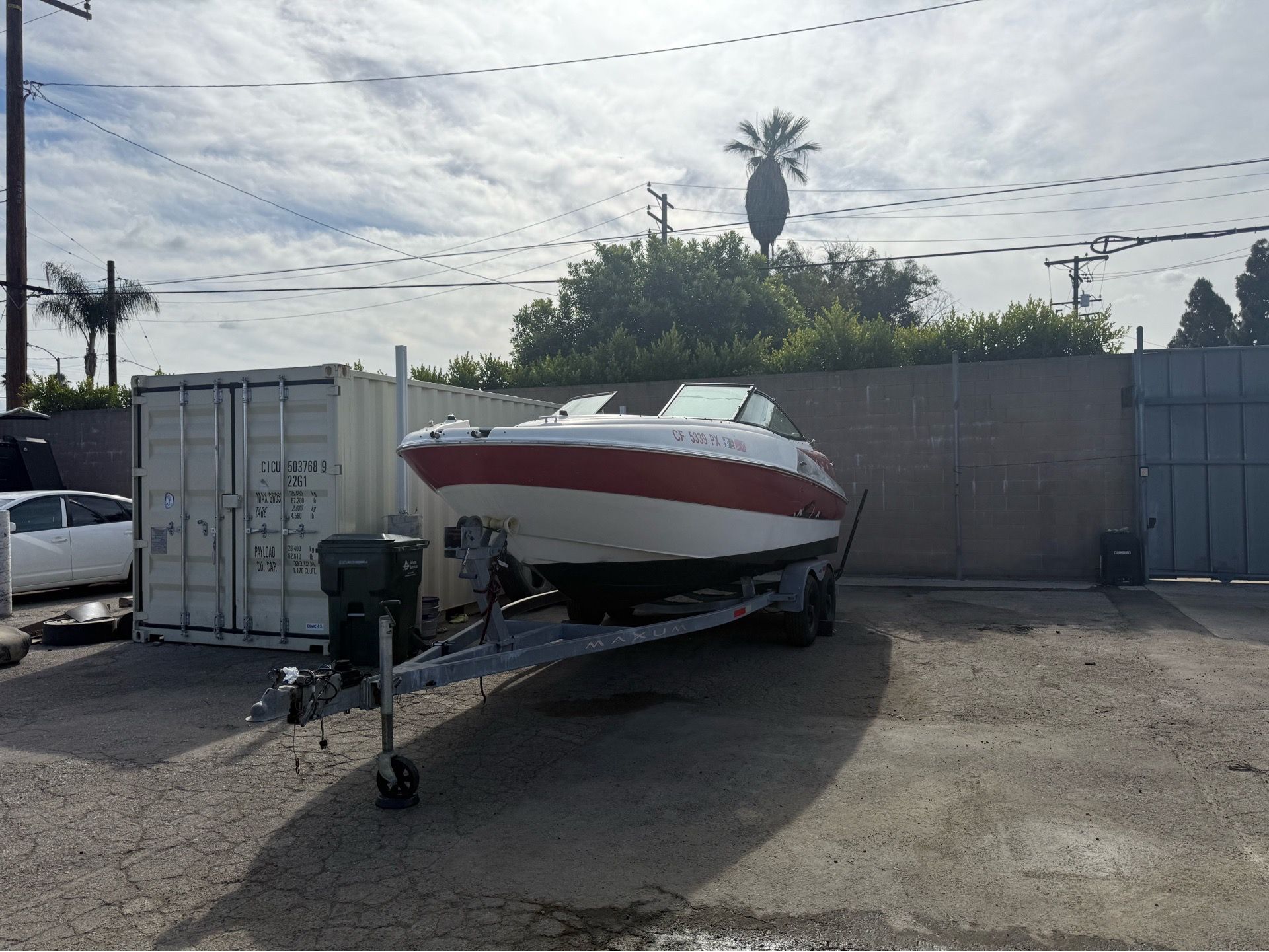 2002 Maxum 2100SD