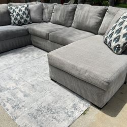 3 Piece Sectional with Double Chaise from Broyhill Collection