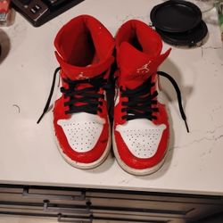 Nike Air Jordan Mid SE Barcelona Sweater Size 9.5 Youth Sneaker 