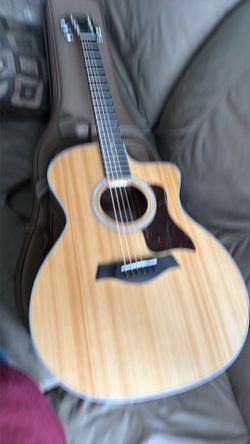 Taylor 214ce-v2 Grand Auditorium Acoustic-Electric Guitar (with Gig Bag)