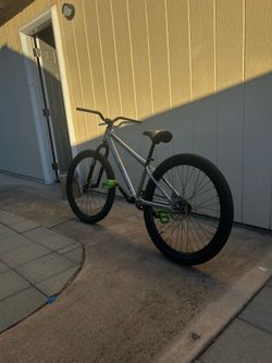 Mongoose Rebel X26 Dirt Jumper