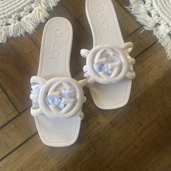 New Gucci Women’s Interlocking G Slide Sandals | Light Cream Color | US Size 7 