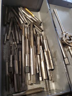 Box of Machinest taps all sizes