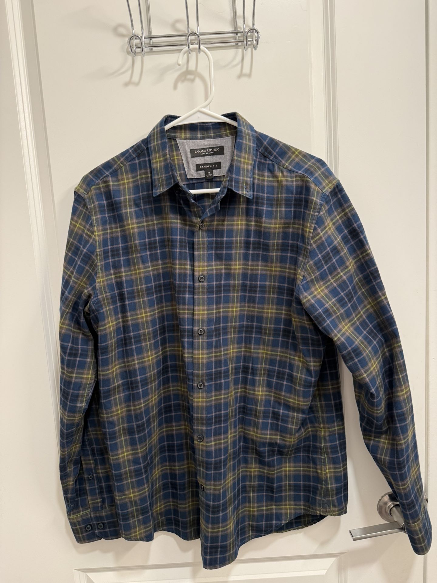 Banana republic medium plaid flannel Camden fit - size medium