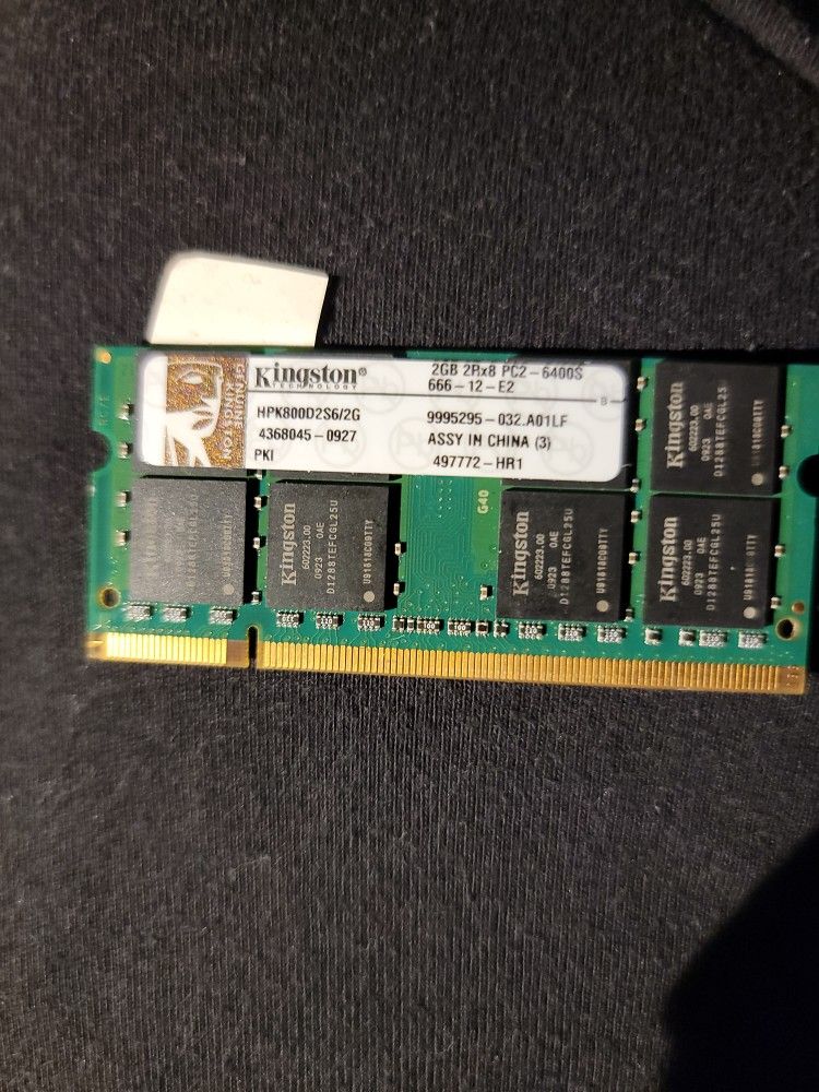 Kingston DDR2 SO-DIMM 2 of 1gb each Total 2gb