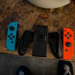 Nintendo Switch Controller And Grip