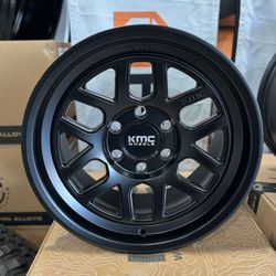 17” KMC MESA FORGED MONOBLOCK OFF-ROAD WHEELS 2200$ SET OF FOUR