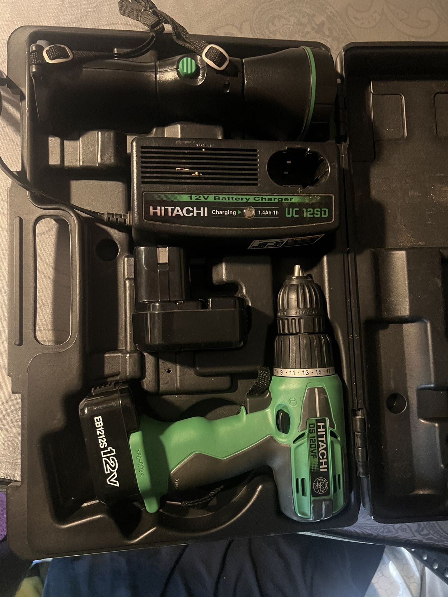 Hitachi Drill Set With Light Lamp