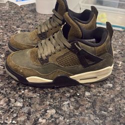 Jordan’s 4’s Size 6Y