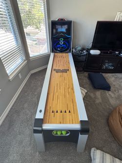 Roll and score Skee-Ball