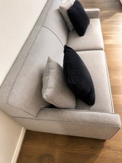 Contemporary Gray Couch 🏡 Deep Seating & Premium Comfort – NEGOTIABLE