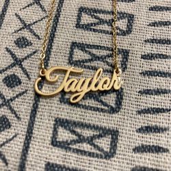 Gold Taylor Pendant With Necklace 