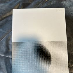 Xbox One S With Conroller