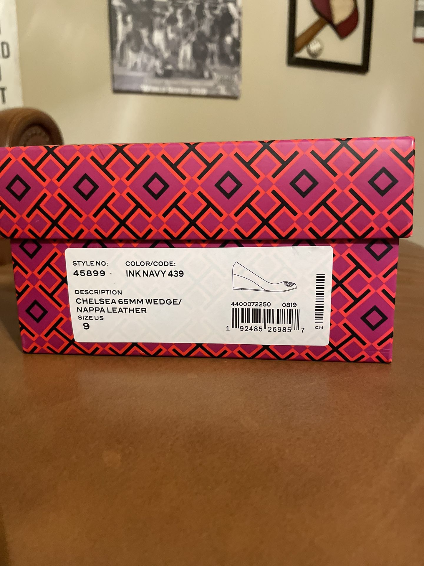 NEVER WORN TORY BURCH ALL LEATHER HEALS