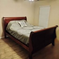 3 Piece Vaughan Bassett Furniture Louis Dark Cherry Bedroom Set