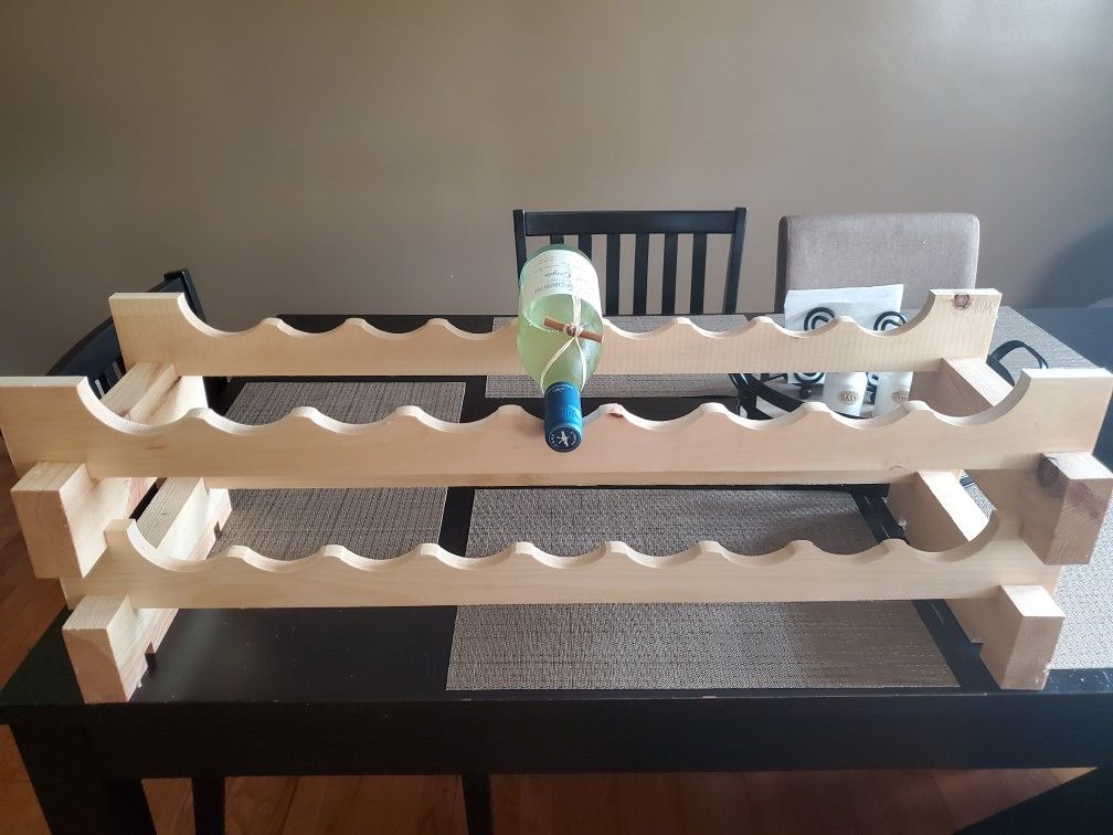 New 18 Bottle Pine Scalloped Wine Bottle Rack