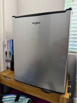 Whirlpool mini fridge