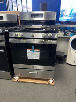 GE Gas Range in Stainless Steel!