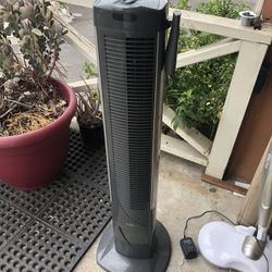Like New Seuville 40” Tower Fan With Remote Control 