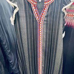 NEW black dress THML size M has embroidery 