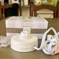 New In Box Scentsy Table Top Warmer For Plug In Warmers