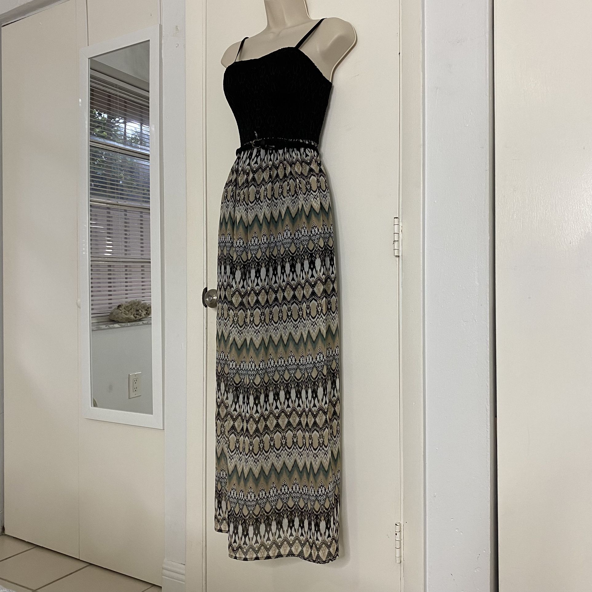 Lily Rose Boho Maxi Dress Size extra small black and multicolor