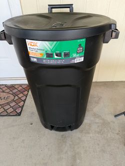 HDX 32-Gallon Wheeled Outdoor Trash Can