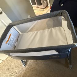 Barely Used Baby Bassinet 