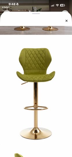 Beautiful set of 4 Bar stools with adjustable base