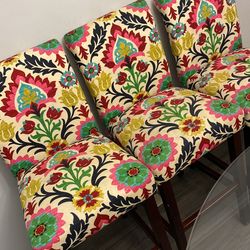 Beautiful Ancient Accent Chairs 4 Chairs $125