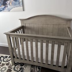 Soho Baby Chandler Convertible Crib - Stone Wash - Safe & Sturdy, Great Condition