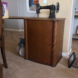 White Rotary Sewing Machine 