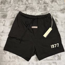 ESSENTIALS MENS BLACK AND BROWN SHORTS 