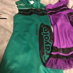 Kids crayola dresses 👗 🌷purple size 2-5 y and green size 4-6 both perfect condition