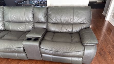 Gray sectional 6 seats