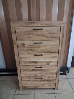 DRESSER