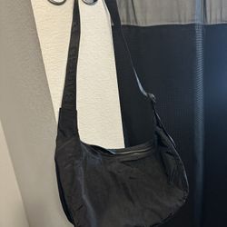 BAGGU Medium Nylon Crescent Bag 