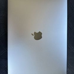 MacBook Pro 13-inch, 2017, Two Thunderbolt 3 ports