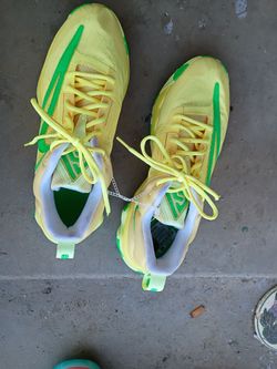 Tennis shoes Nike