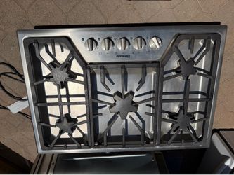 Thermador 36” Professional Gas Cooktop – Stainless Steel, 5 Burners