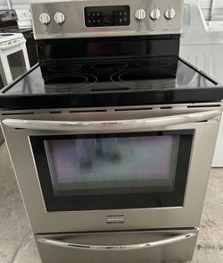 Frigidaire Stainless Ceramic Range 