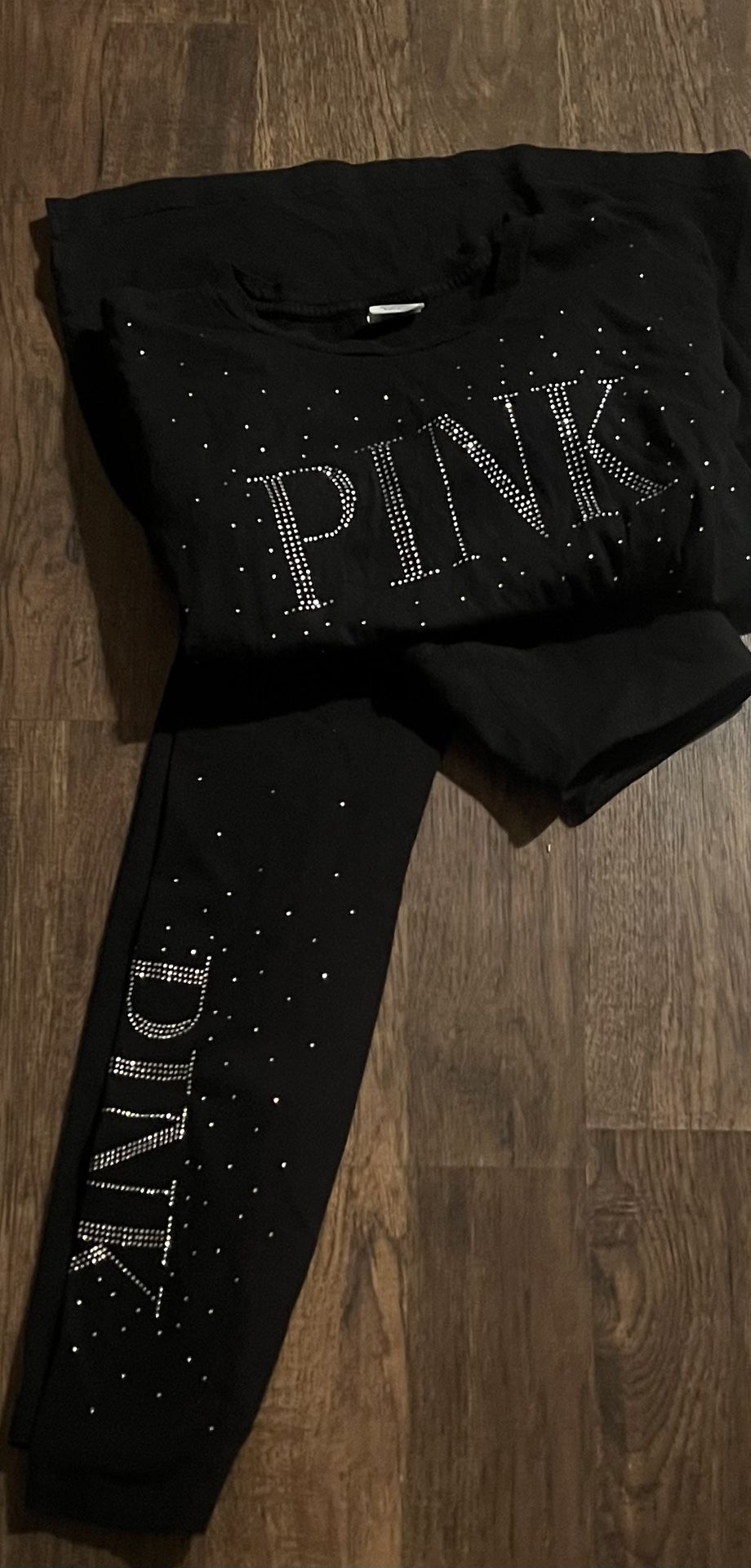 Victoria's Secret Pink rhinestone black 2 piece shirt an legging set( SZ small) 