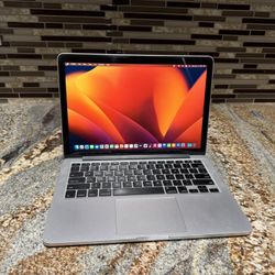 MacBook Pro - Mid 2014 - 512 GB SSD - 8 GB RAM - Intel i5 - 13 inch 