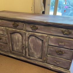 Beautiful Large Buffet Table (11 Drawers)