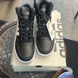 adidas Hoops Mid 3.0 K. Size 4