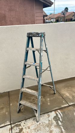 Werner 6’ Fiberglass Ladder