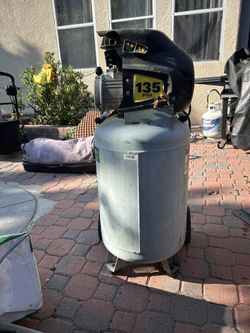 MCGRAW 20 Gallon, 135 PSI Oil-Lube Belt Drive Shop/Auto Air Compressor