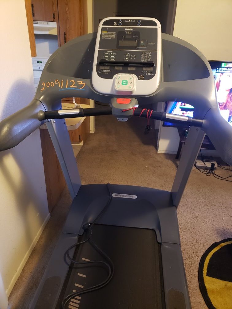 Treadmill Precor 954i for Sale in Sanford, FL OfferUp