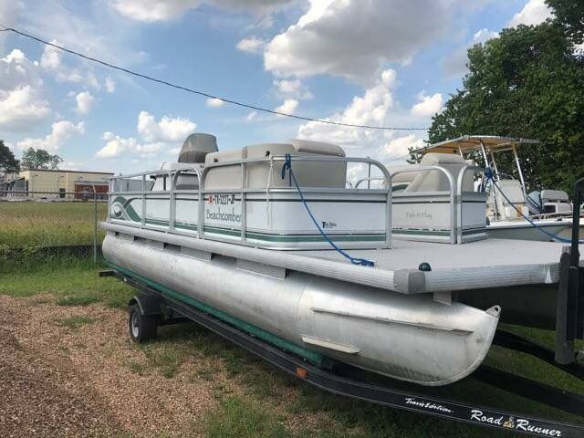 2001/ 21 ft. Beachcomber Pontoon Boat