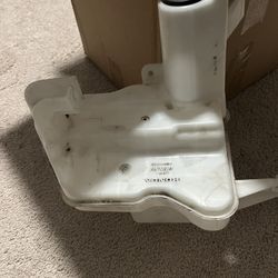 Windshield Washer Reservoir. Honda Civic 2012-15